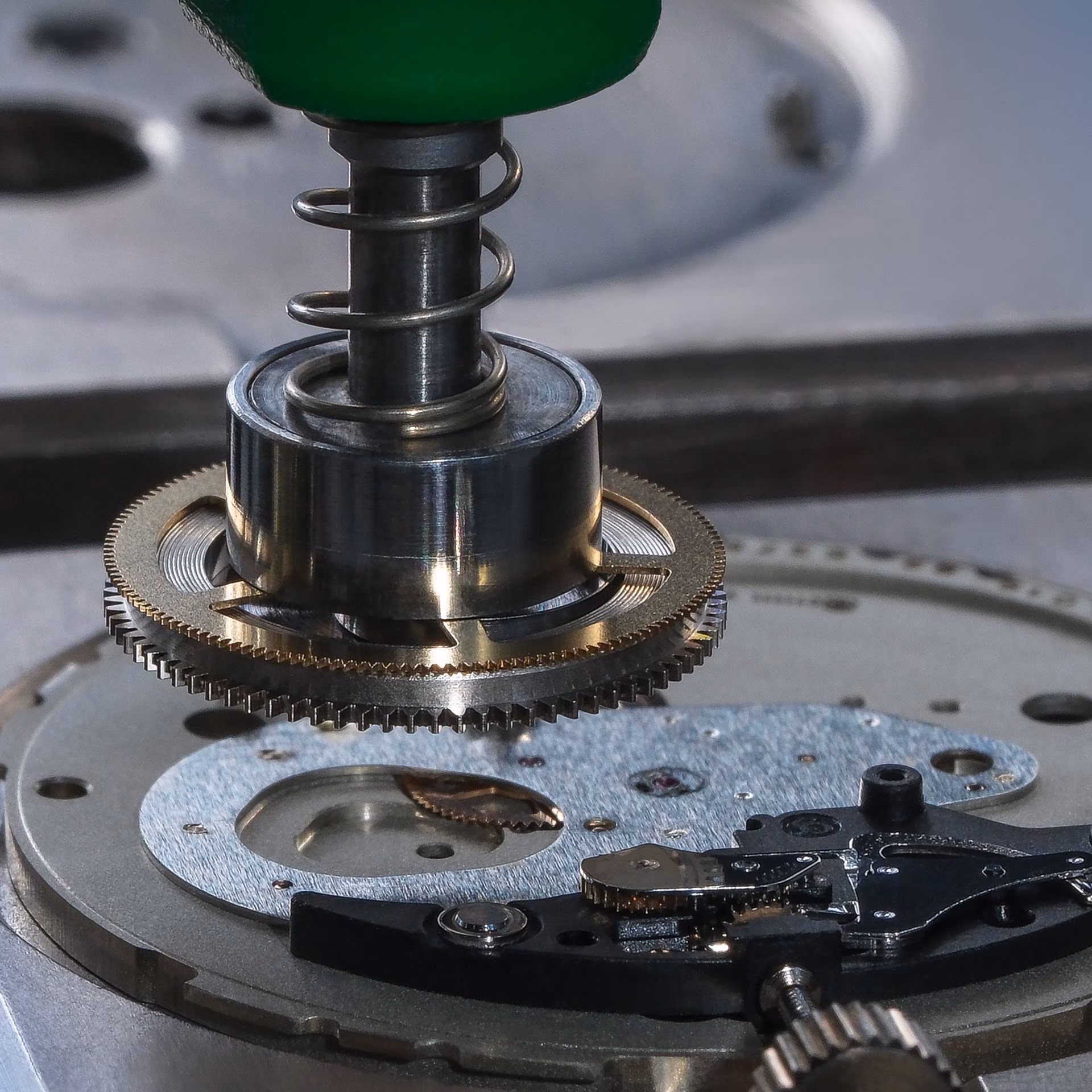 Closeup on the SISTEM51 movement 